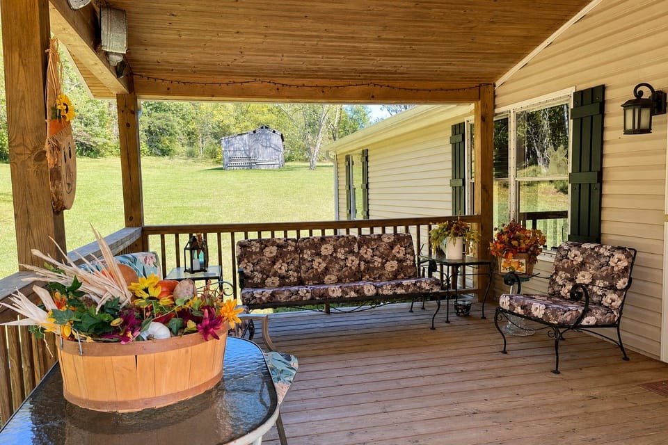 Your front row seat to country living. Put your feet up, breathe that fresh air!