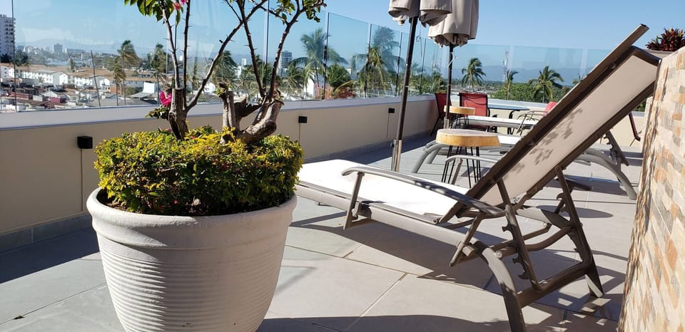 Apartment, 2 Bedrooms, Balcony, Garden View | Front of property