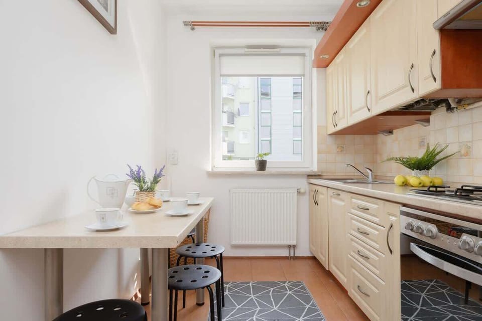 Independent kitchen with a gas kettle.