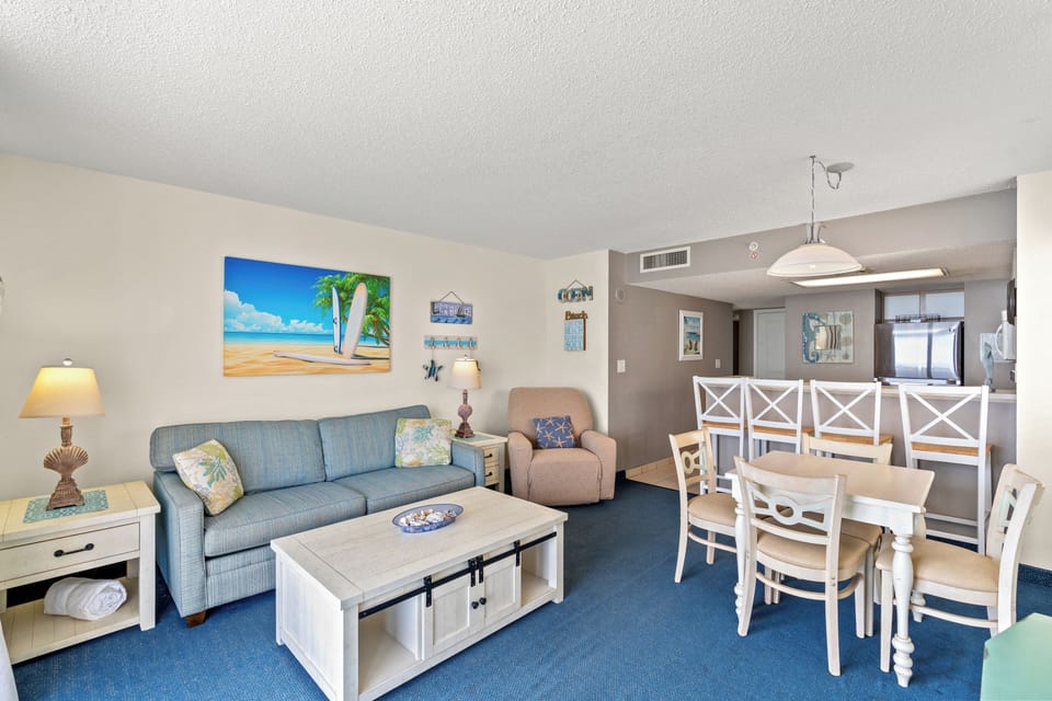 Oceanfront Living Room/Dining Area