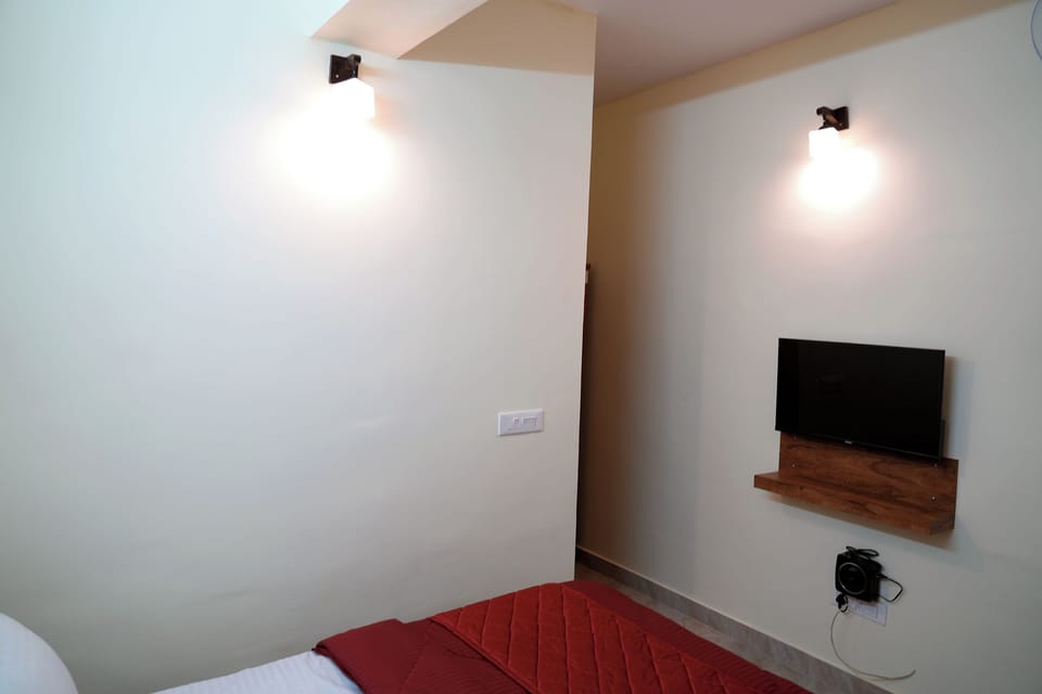 Egyptian cotton sheets, premium bedding, free WiFi