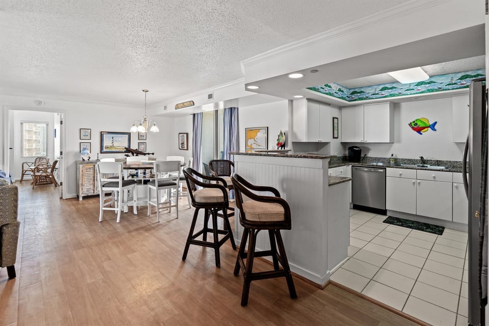 Kitchen / Dining