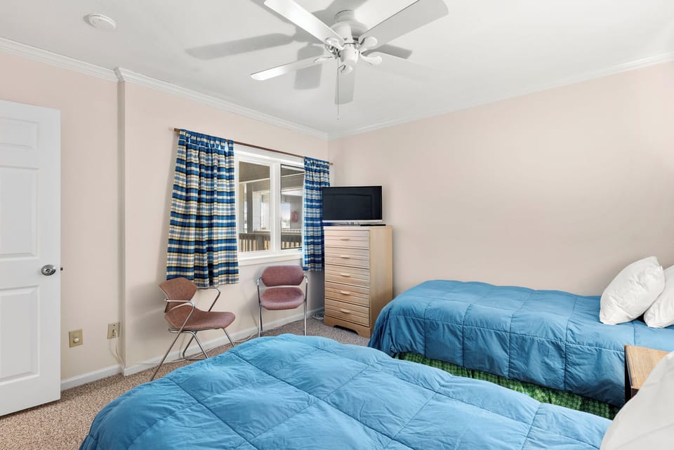 DS302: The Sandbar | Bedroom 3