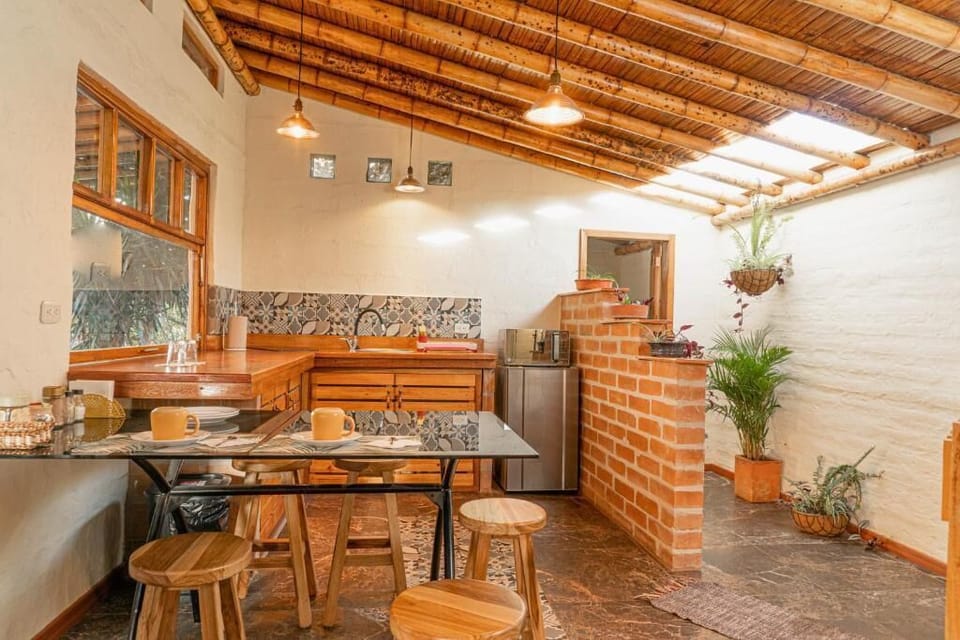 Standard Cabin, 2 Bedrooms | Dining room