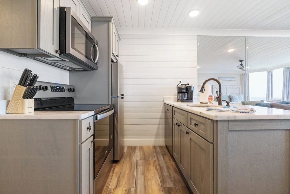 Kitchen with sink in the bar