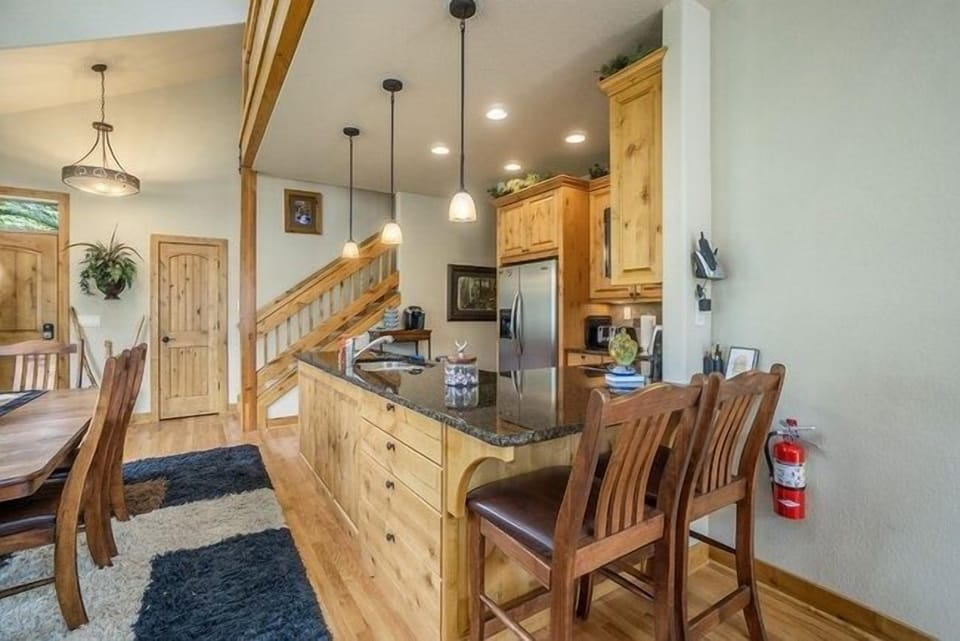 Condo, 3 Bedrooms | Private kitchen | Coffee/tea maker, fridge, oven, toaster