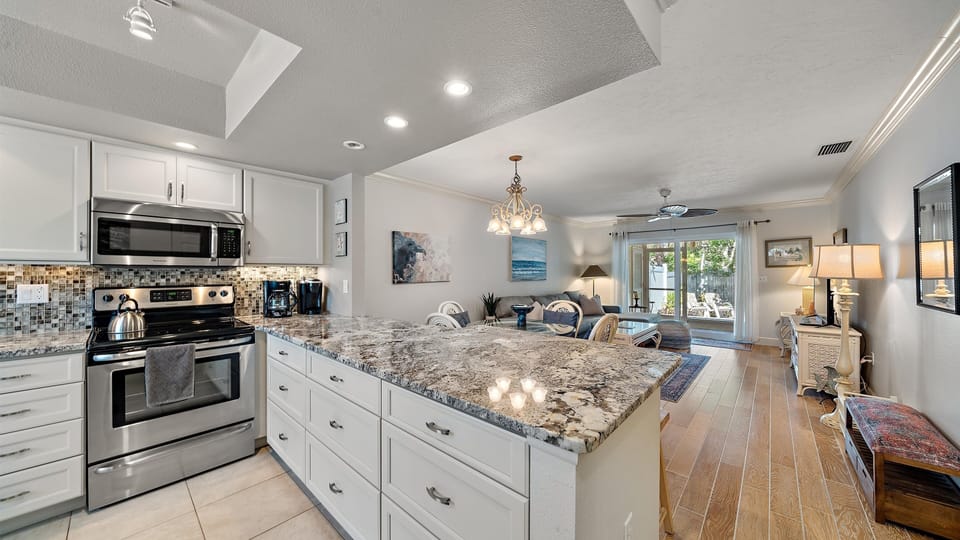 Condo, 2 Bedrooms | Private kitchen | Coffee/tea maker, fridge, oven, toaster