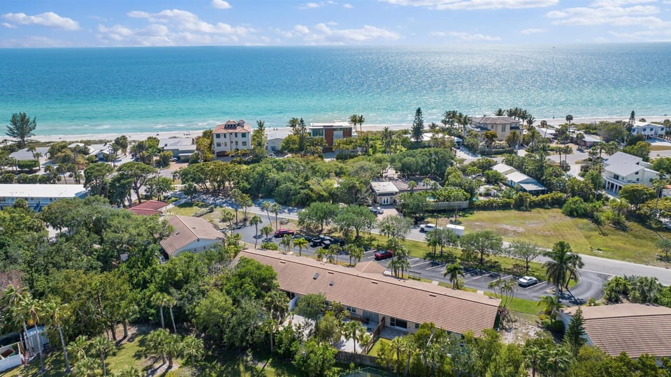 Condo, 2 Bedrooms | Aerial view
