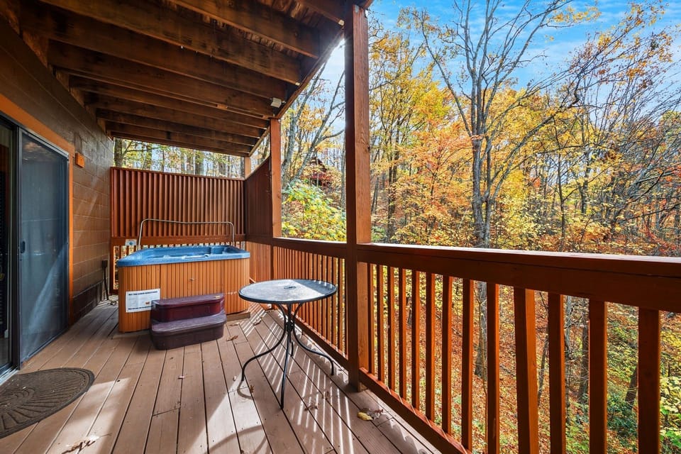 Cabin, 3 Bedrooms | Outdoor spa tub