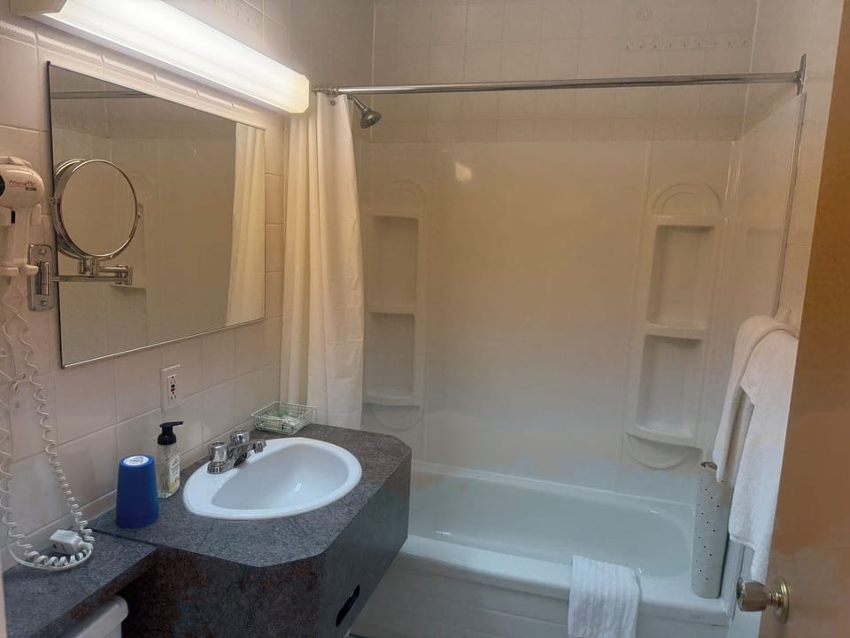 Standard Room | Blackout drapes, iron/ironing board, free WiFi, bed sheets