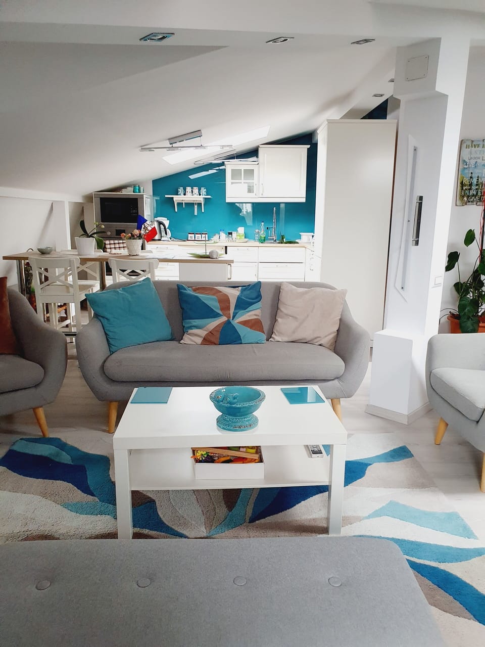  Dinning table,living open space and kitchen