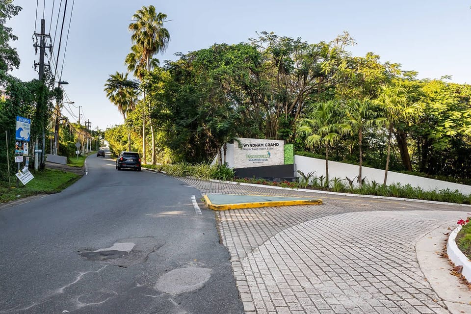Wyndham Hotel  Main Entrance 