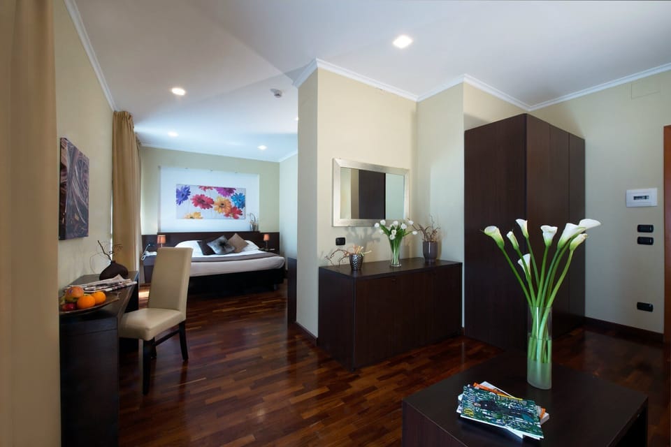 Classic Triple Room | Desk, free WiFi