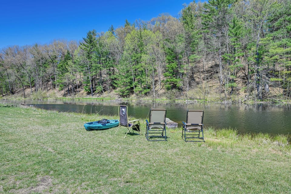 Lakefront Seating | Kayak Provided