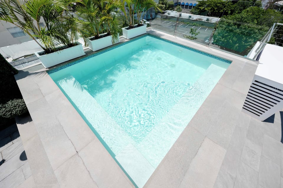 Rooftop Pool (1)