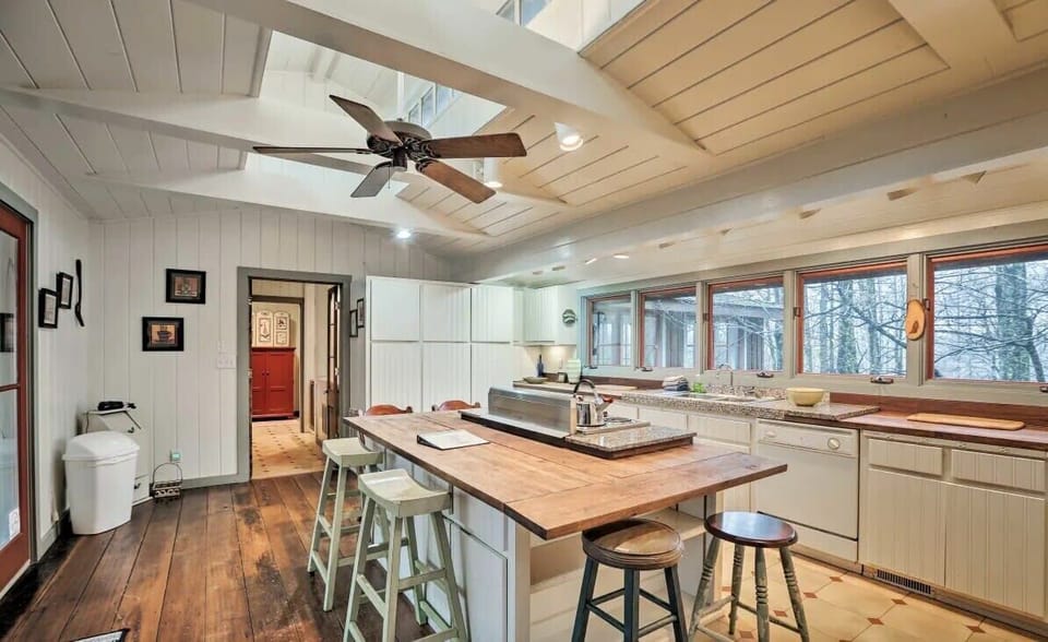 Kitchen has all that you need to cook up a storm