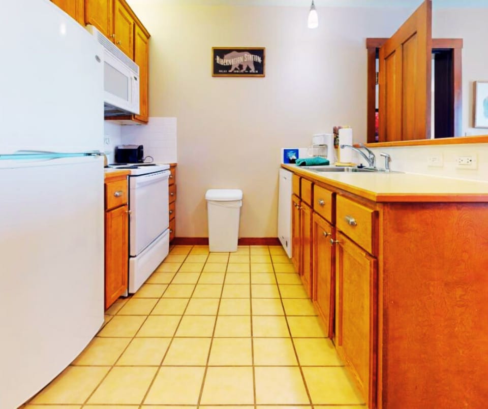 Full Kitchen