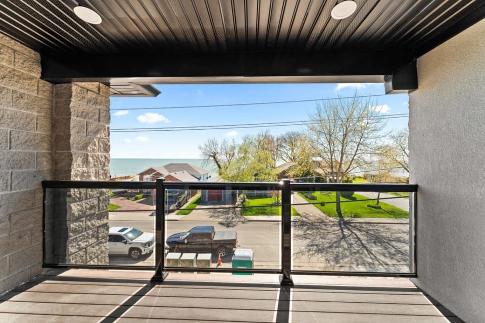 3rd floor balcony