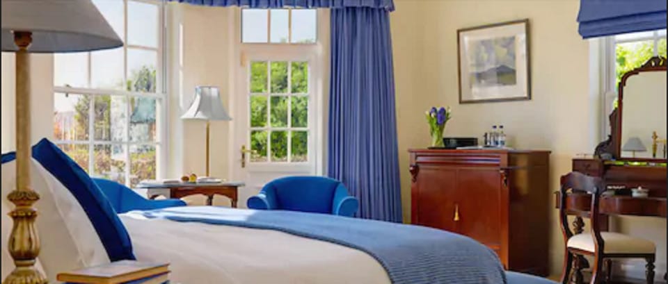 Desk, blackout drapes, iron/ironing board, free WiFi