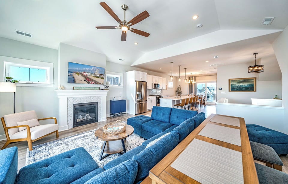 Different view of bright living room