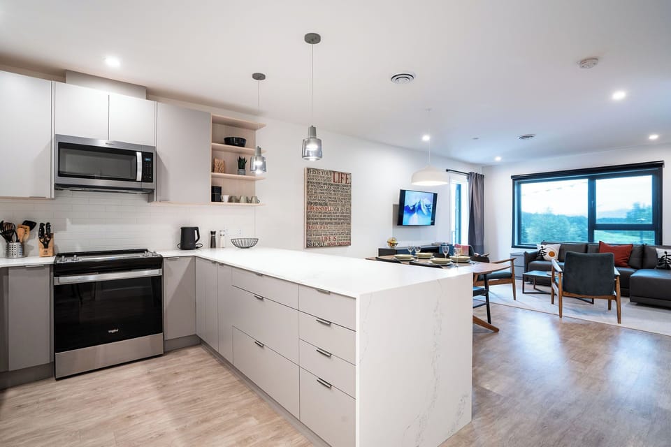 Condo | Private kitchen | Coffee/tea maker, fridge, microwave, oven