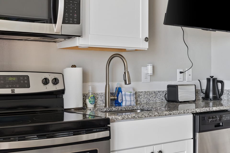 Fully equipped kitchen