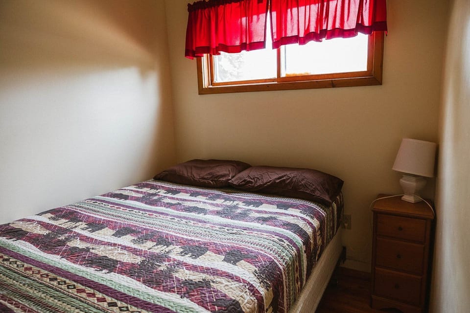 Cabin 4 (11)