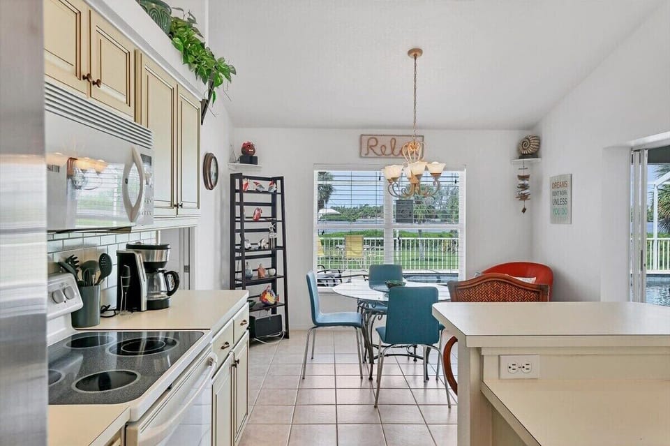Breakfast nook