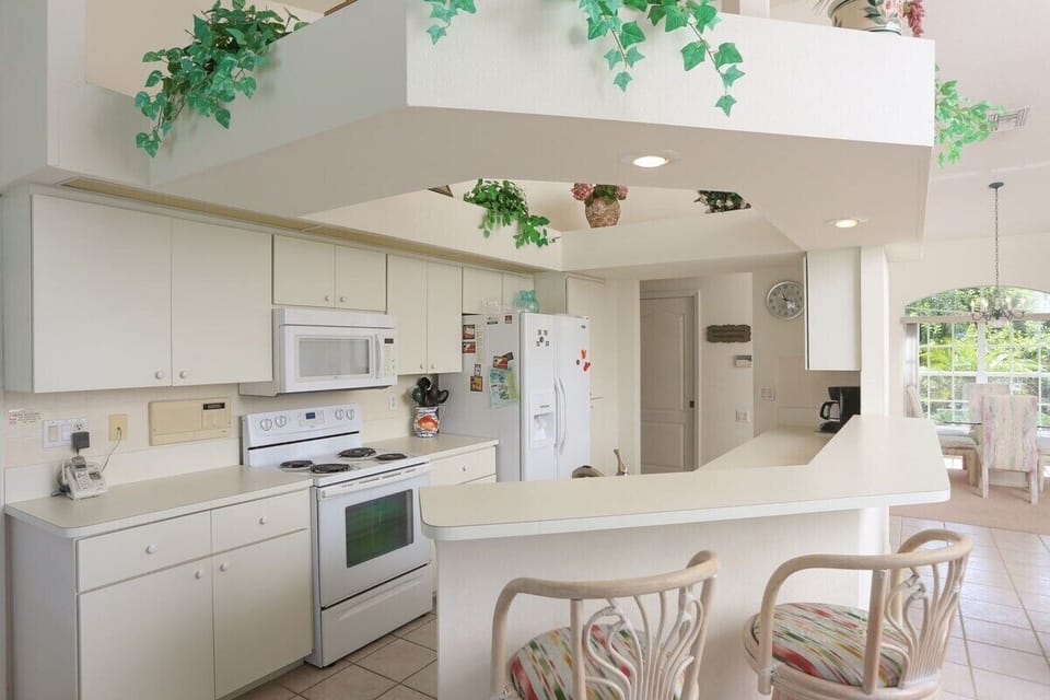 Kitchen/Bar top seating