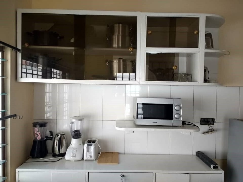 Fridge, electric kettle, toaster, blender