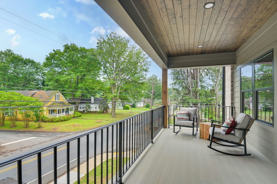 Furnished Balcony | 2nd Floor