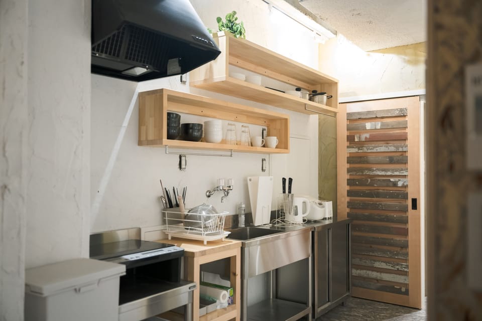 Fridge, microwave, stovetop, electric kettle