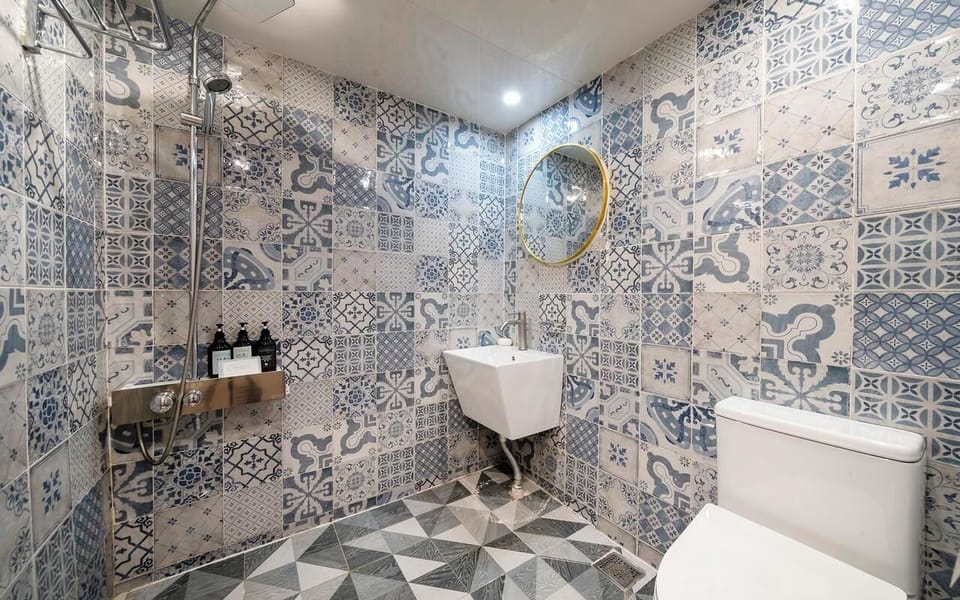 Shower, free toiletries, hair dryer, bathrobes