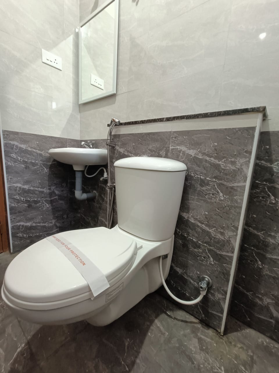 Deluxe Triple Room, Private Bathroom | Bathroom | Shower, towels, soap, shampoo