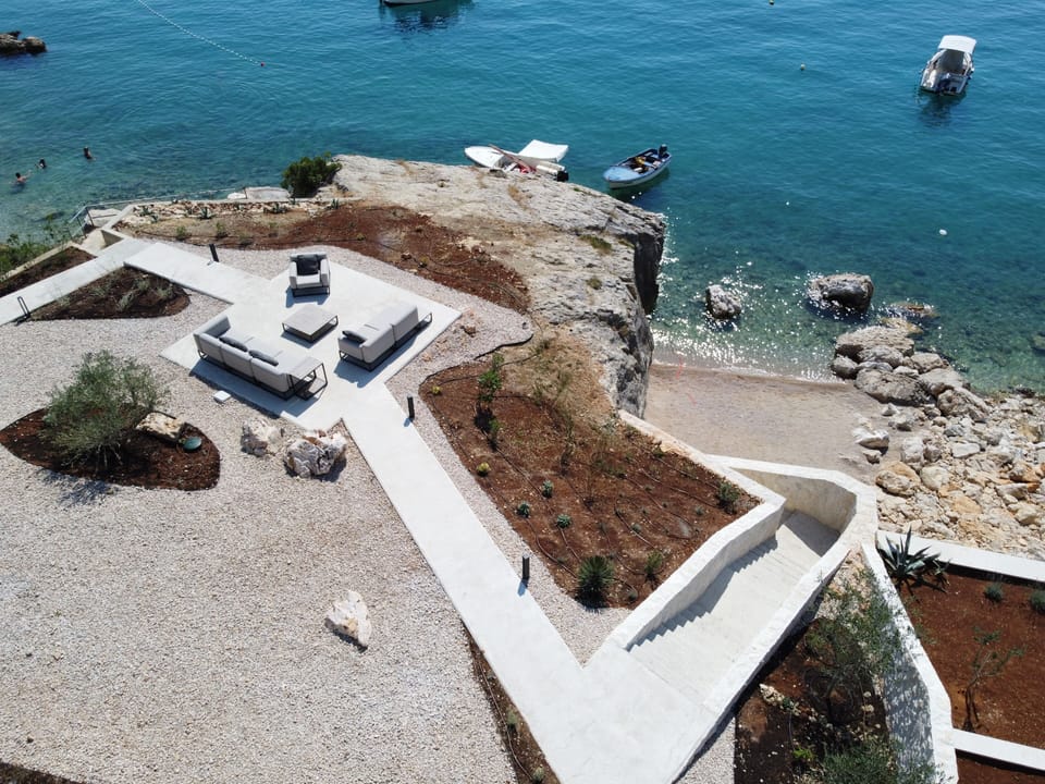 Just a few steps to the beach