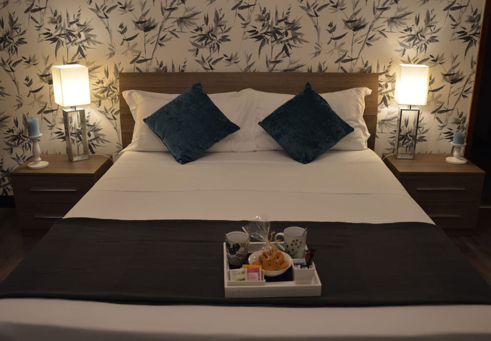 Family Quadruple Room | Premium bedding, minibar, iron/ironing board, free cribs/infant beds