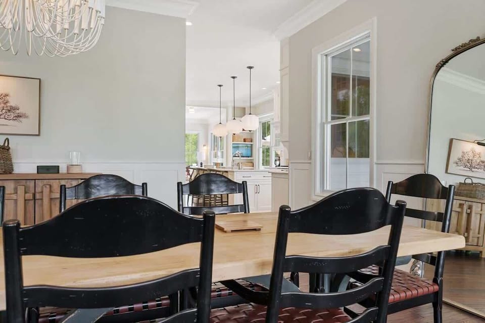 Centrally located, the spacious and open layout seamlessly connects the living and dining areas, making it easy to entertain friends and family.
