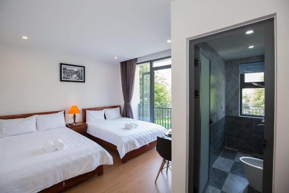 Family Room, Balcony | Free WiFi