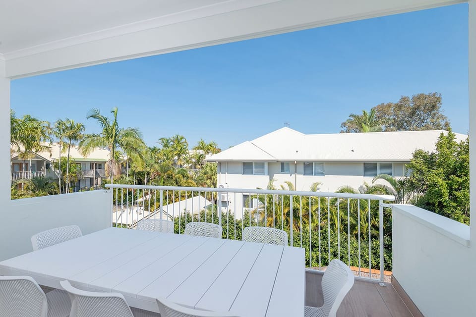 Private balcony,  alfresco dining
