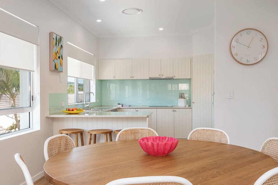 Open plan dining and kitchen