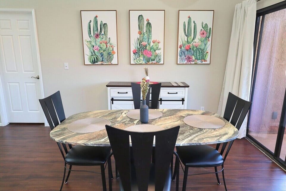 Cheery Dining