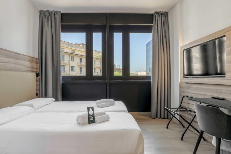 In-room safe, free WiFi, bed sheets