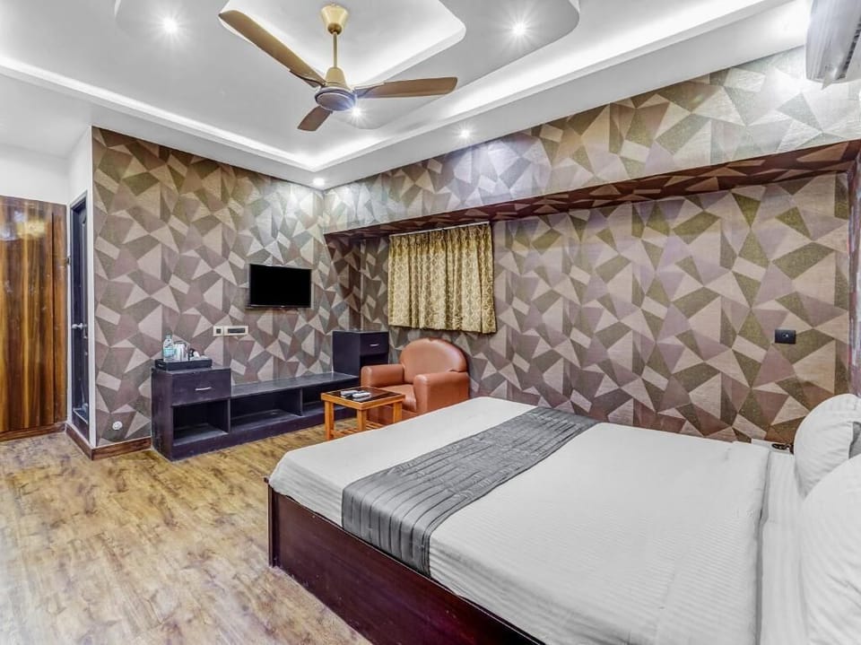 Deluxe Room | Premium bedding, desk, iron/ironing board, free WiFi