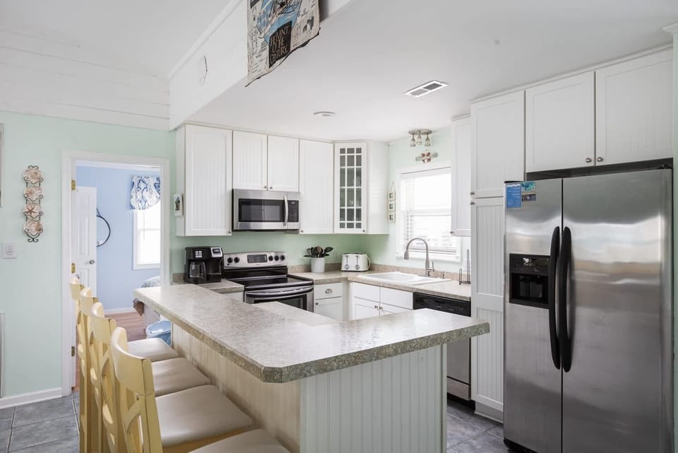 Fully Stocked Kitchen w/ Modern Appliances & Cooking Essentials (Dishwasher, Refrigerator, Oven, Stove, Microwave & More)