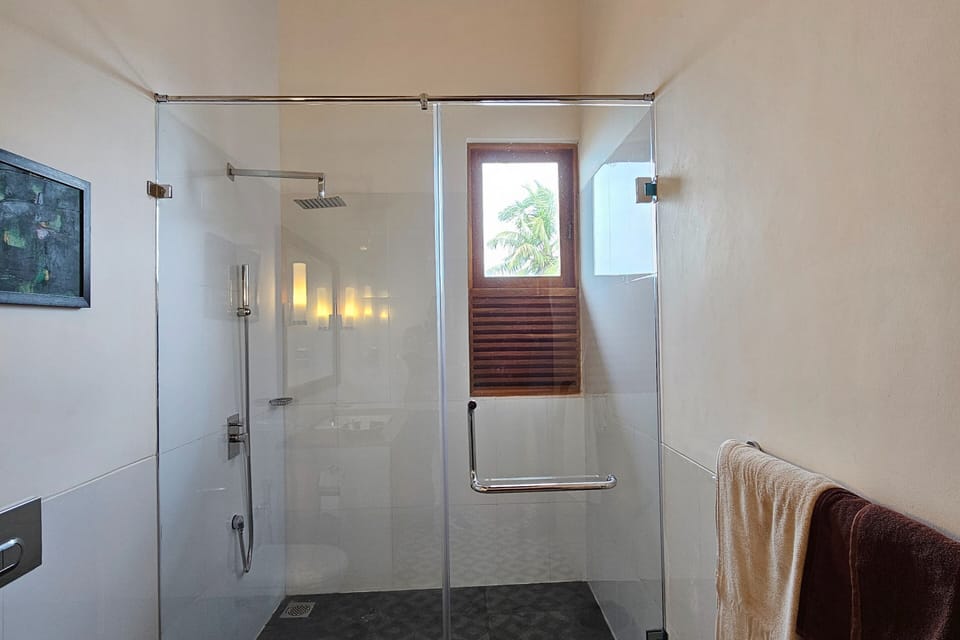 Grand Studio, Private Bathroom, Ocean View | Bathroom | Shower, free toiletries, bathrobes, bidet