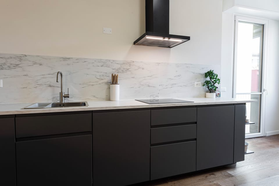 Comfort Apartment | Private kitchen | Fridge, stovetop, dishwasher, cookware/dishes/utensils
