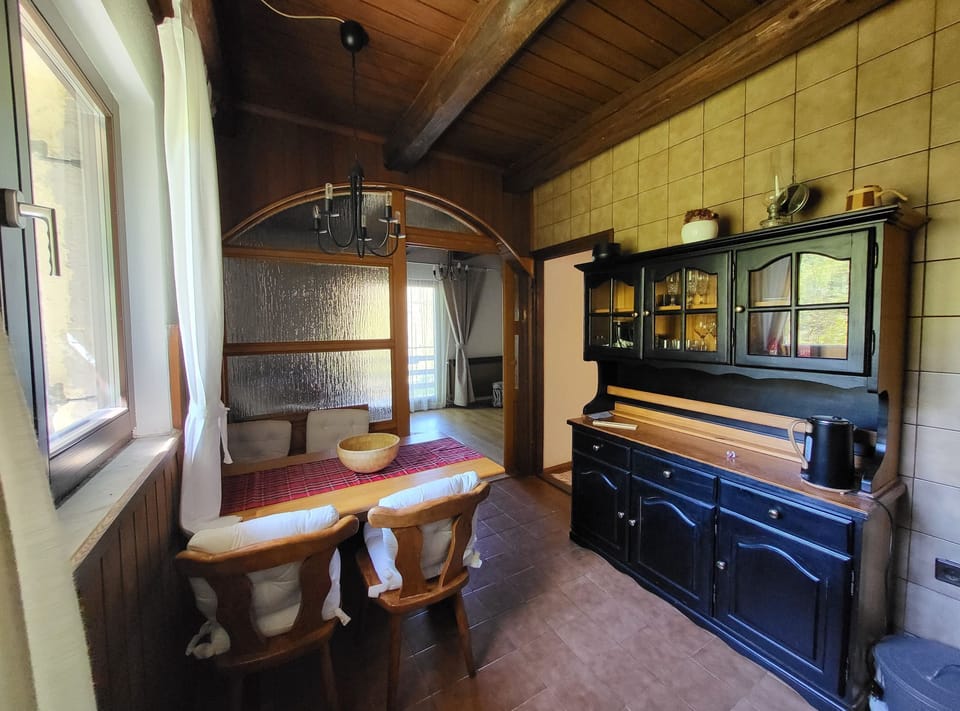 House (Holiday Home with Three Bedrooms and ) | Dining room