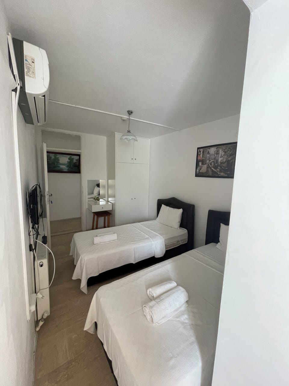 Standard Room, 2 Twin Beds | WiFi (free), individually decorated, individually furnished