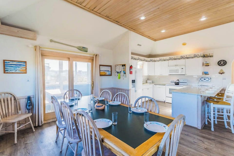 Top Level Dining Area