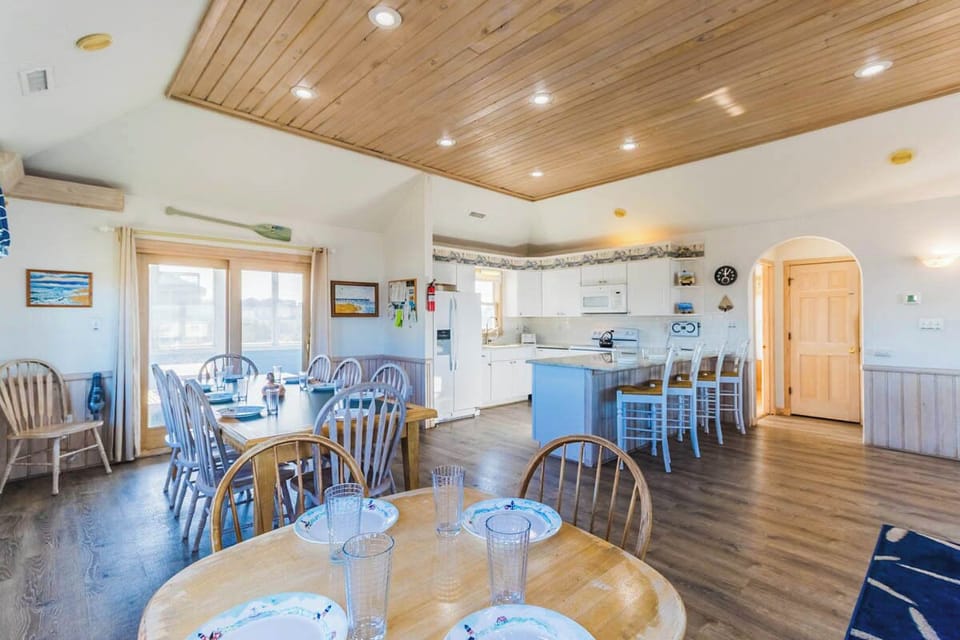 Top Level Dining Area